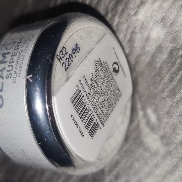 🆕️GlamGlow Supermud - Picture 2 of 2